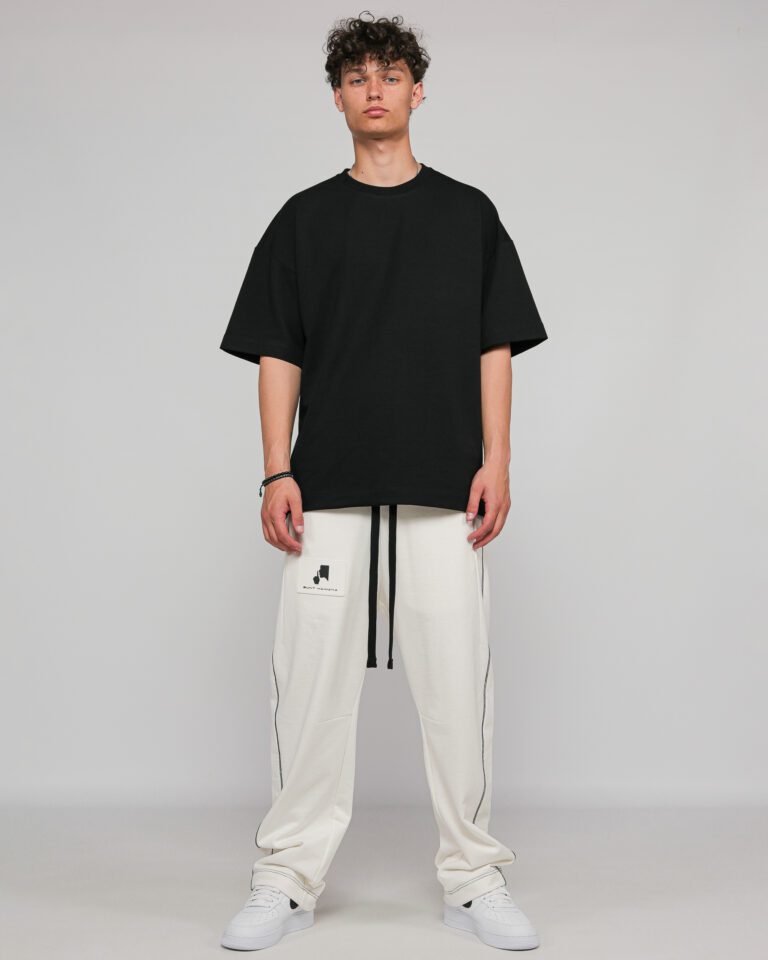 2--Structure off white