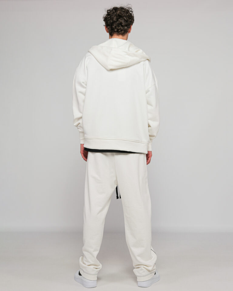 5--Structure off white